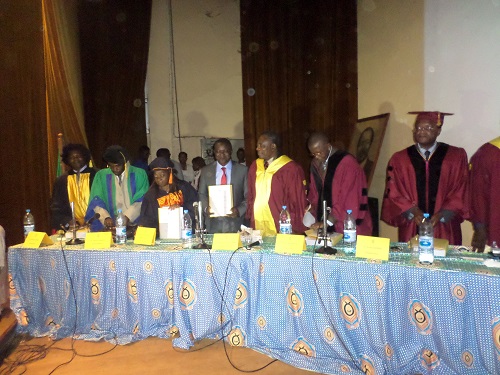 Dr Alexandre Djimeli et les membres du jury. Crédit image: Ulrich Tadajeu